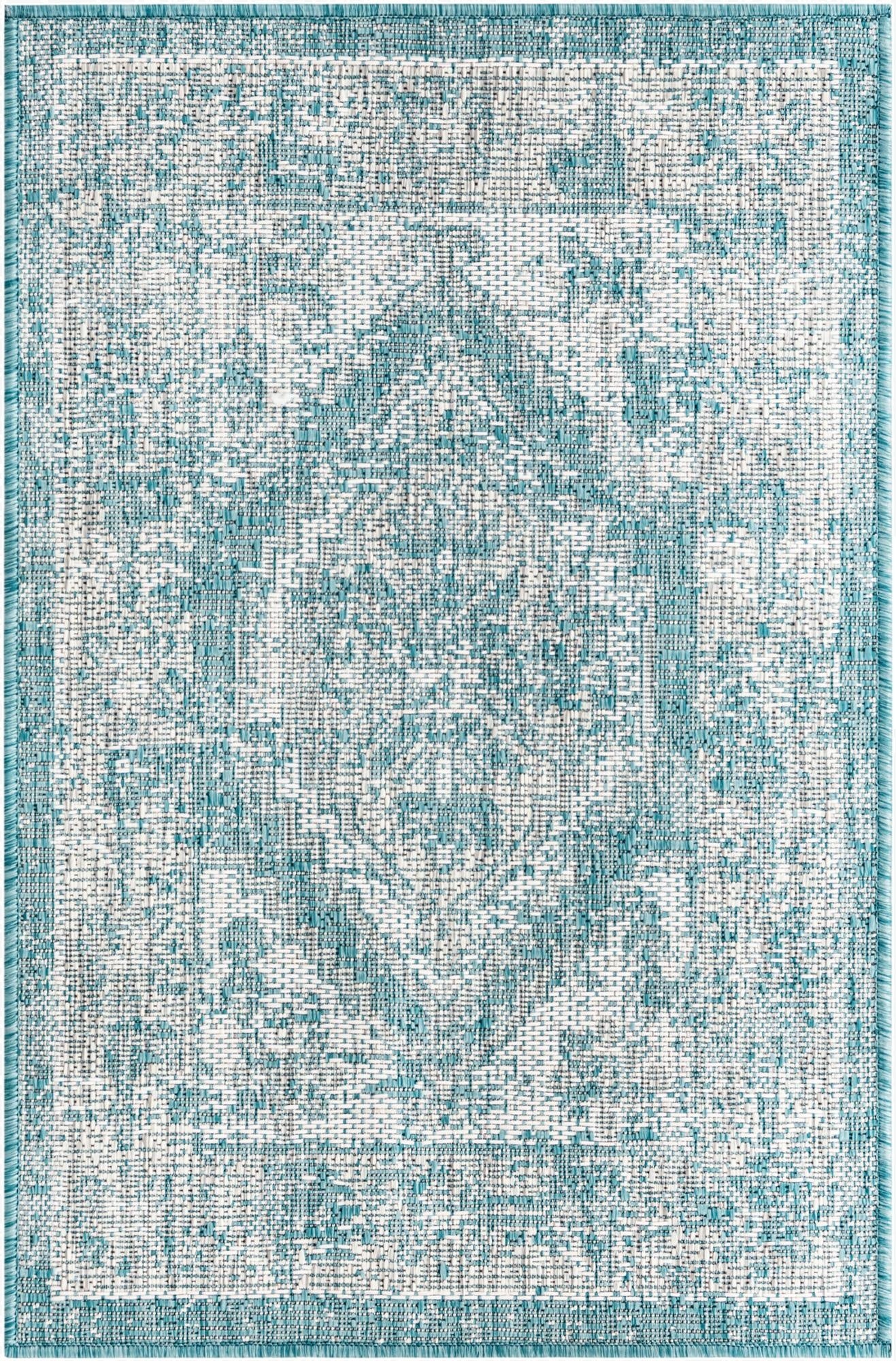 2' x 3'  Washable Traditional Indoor / Outdoor Rug