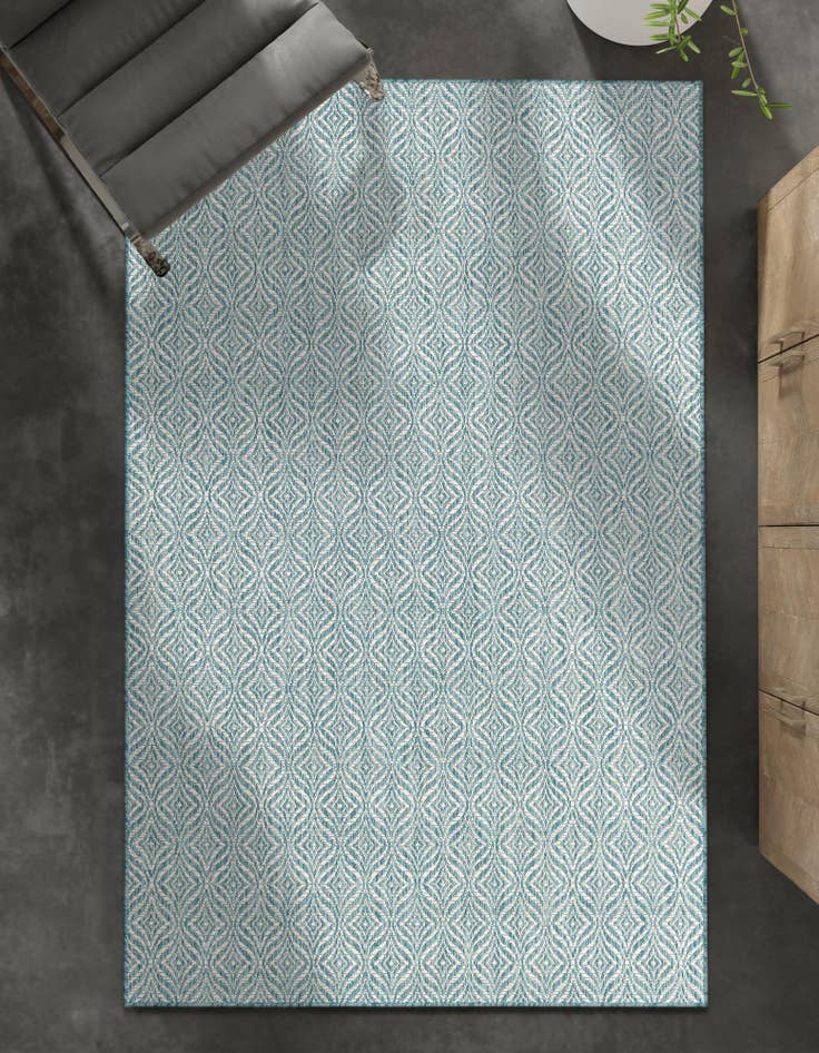 Detail image of 9' x 12'  Washable Trellis Indoor / Outdoor Rug