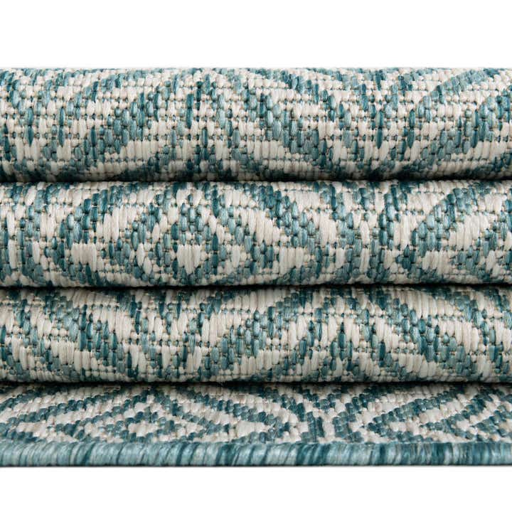 7' x 10' Easy-Clean Trellis Indoor / Outdoor Rug