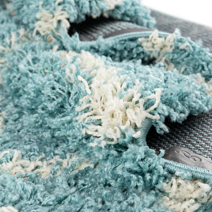 Detail image of 2' x 3' Trellis Shag Rug