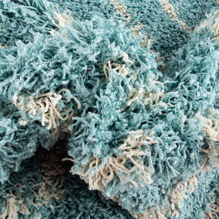 Detail image of 7' 10 x 7' 10 Lattice Shag Round Rug