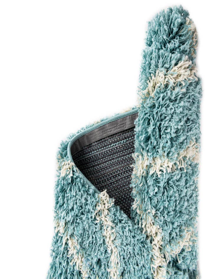 Detail image of 7' 10 x 7' 10 Lattice Shag Round Rug