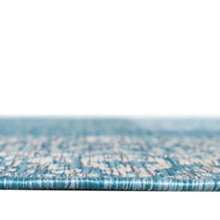 13' x 13' Easy-Clean Border Indoor / Outdoor Round Rug