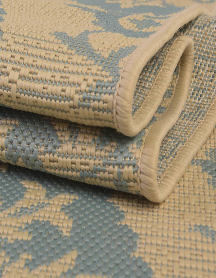 Detail image of 6' x 6'  Washable Botanical Indoor / Outdoor Round Rug