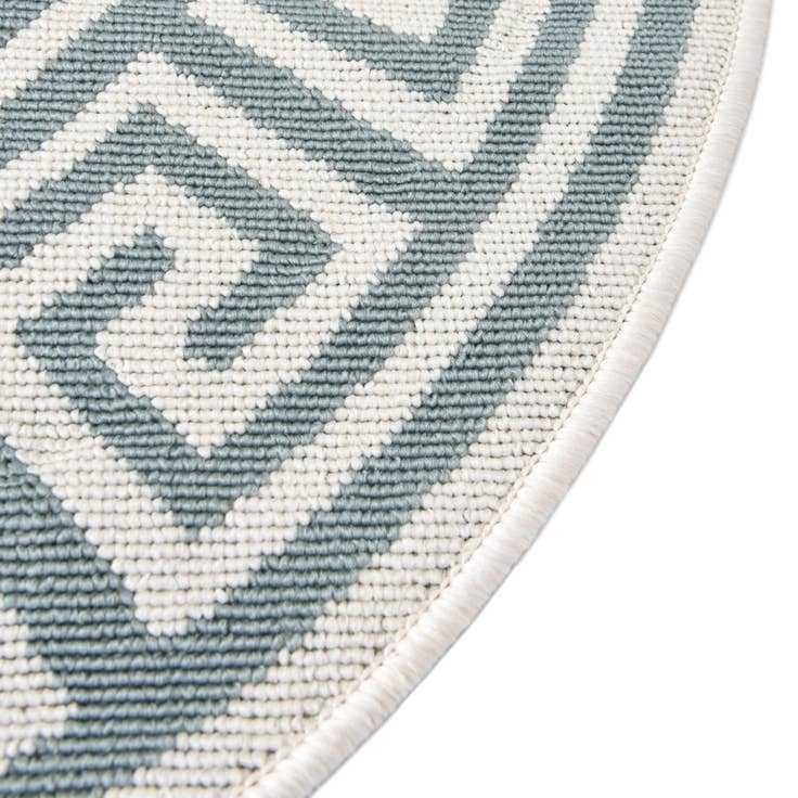 Detail image of 4' x 4' Easy-Clean Coastal Indoor / Outdoor Round Rug