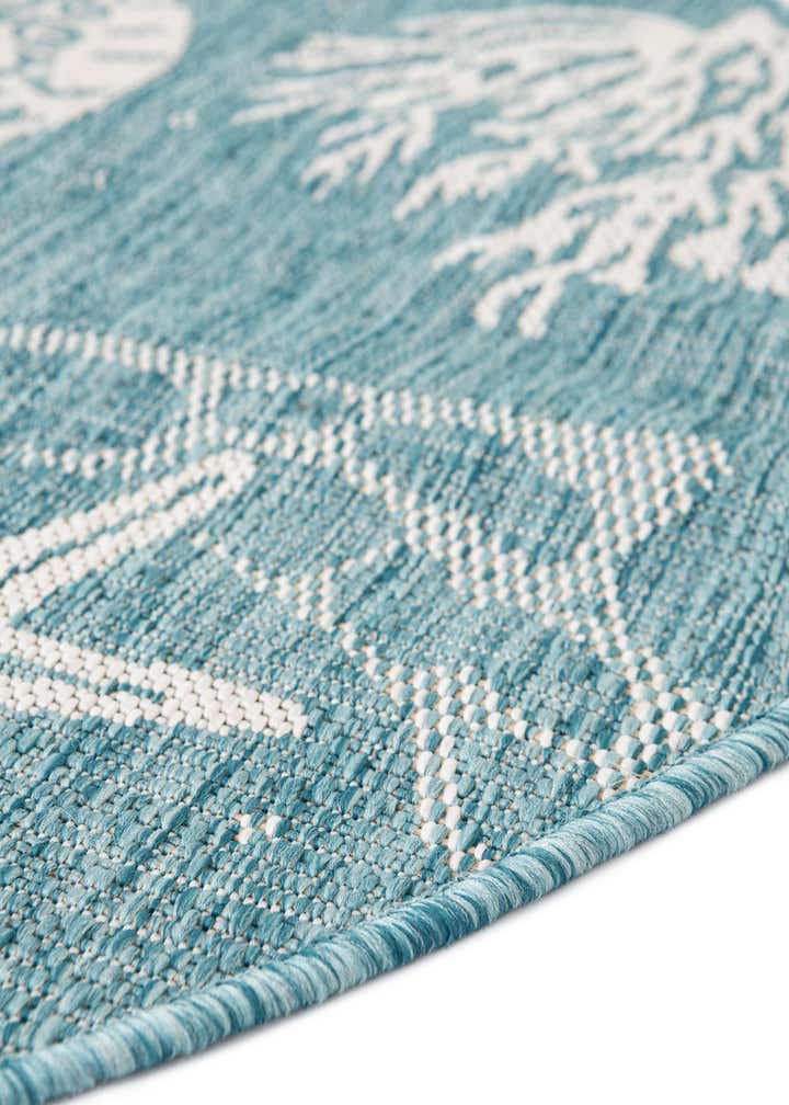 5' 3 x 5' 3 Easy-Clean Coastal Indoor / Outdoor Round Rug