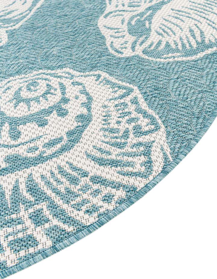 5' 3 x 5' 3 Easy-Clean Coastal Indoor / Outdoor Round Rug