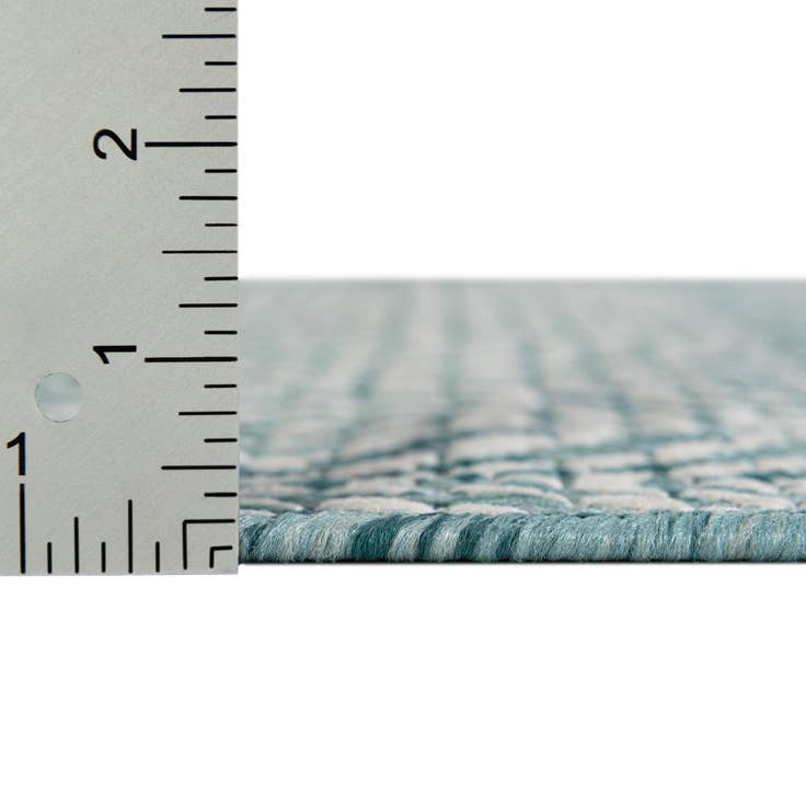Detail image of 4' x 4' Easy-Clean Lattice Indoor / Outdoor Round Rug