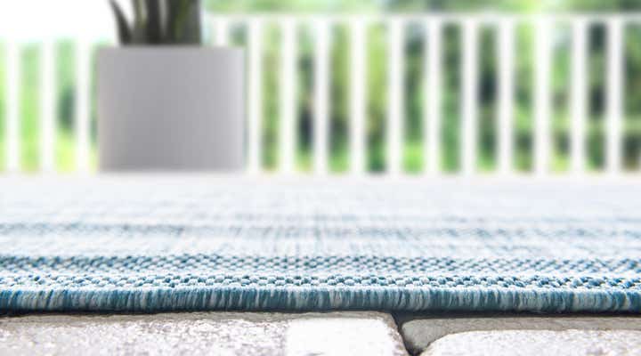 10' 8 x 10' 8 Easy-Clean Modern Indoor / Outdoor Round Rug