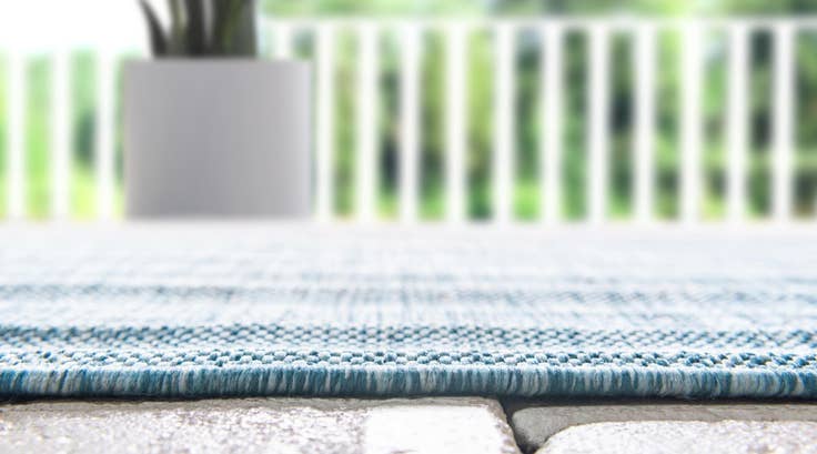 Detail image of 10' 8 x 10' 8 Easy-Clean Modern Indoor / Outdoor Round Rug