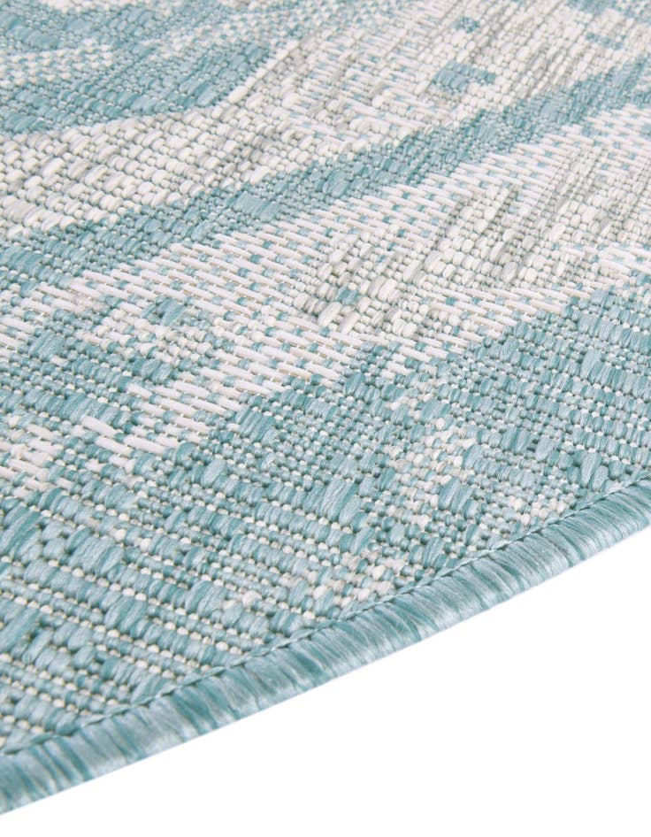 Detail image of 4' x 4' Easy-Clean Traditional Indoor / Outdoor Round Rug