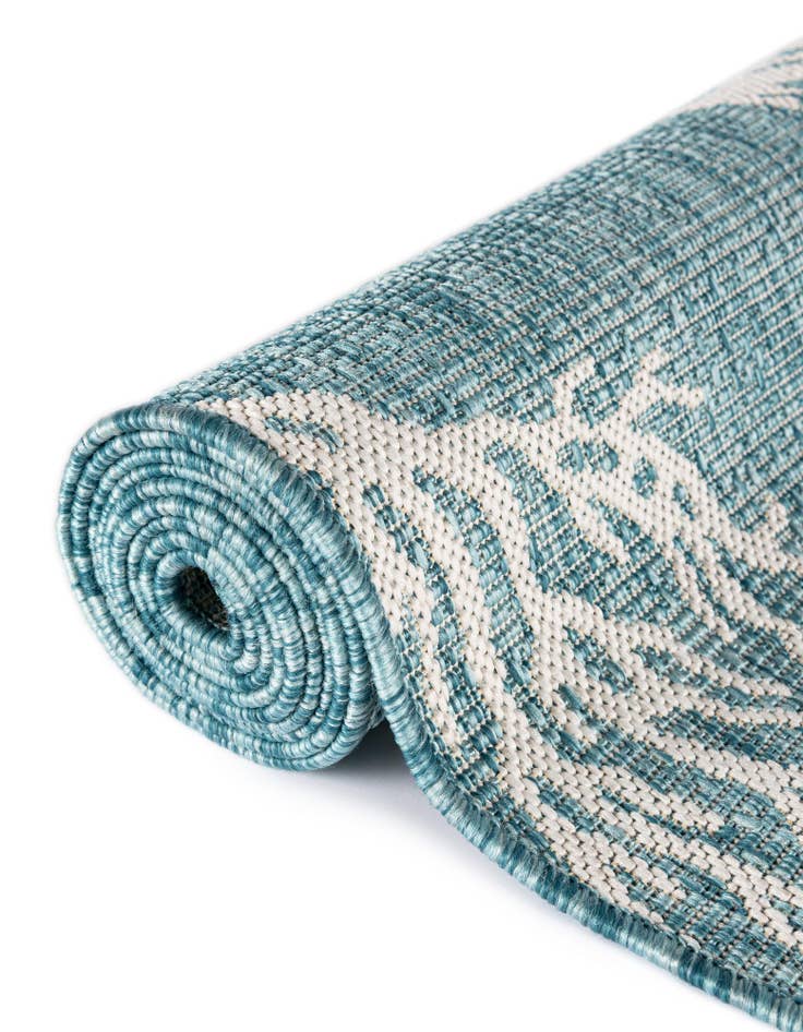 Detail image of 2' x 4' Easy-Clean Coastal Indoor / Outdoor Runner Rug