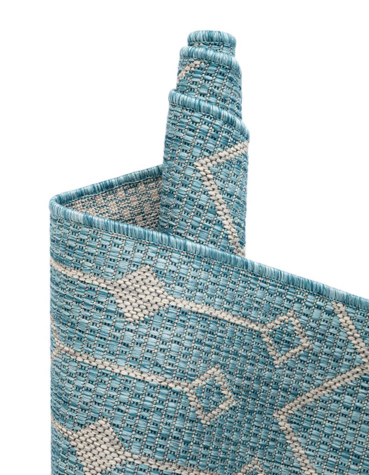 Detail image of 2' x 6'  Washable Trellis Indoor / Outdoor Runner Rug