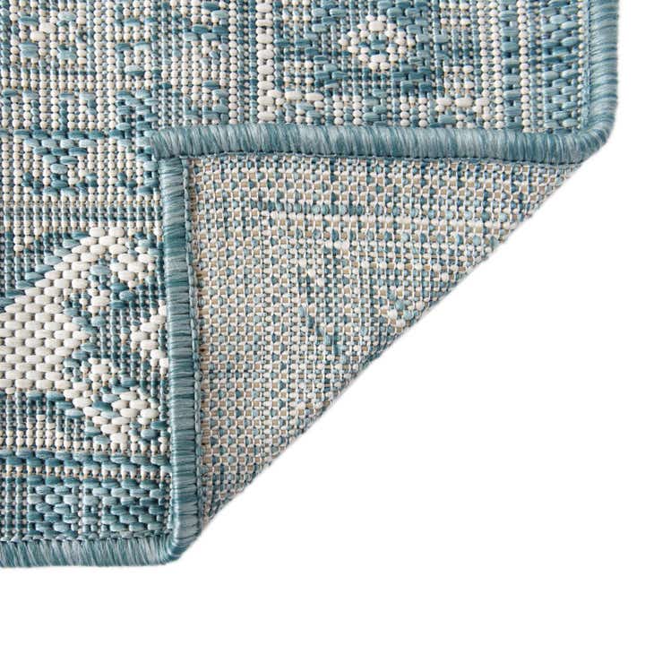 7' 10 x 7' 10 Easy-Clean Aztec Indoor / Outdoor Square Rug