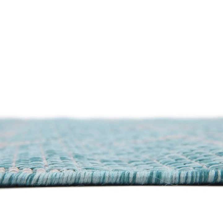 7' 10 x 7' 10 Easy-Clean Lattice Indoor / Outdoor Octagon Rug