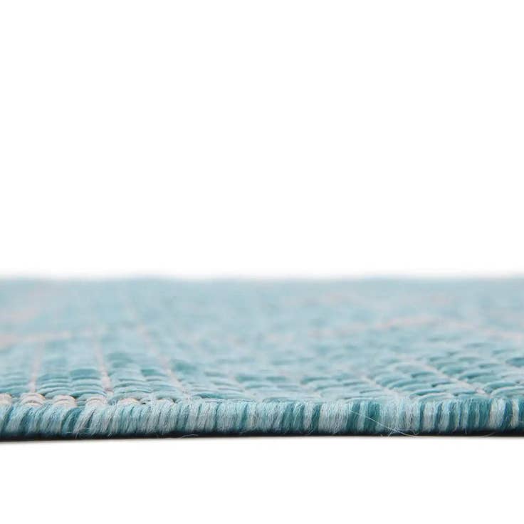 Detail image of 7' 10 x 7' 10 Easy-Clean Lattice Indoor / Outdoor Octagon Rug