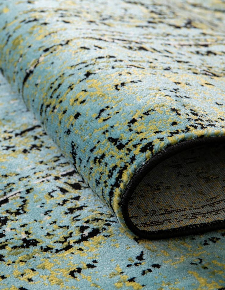 Detail image of 4' x 6' Istanbul Oval Rug