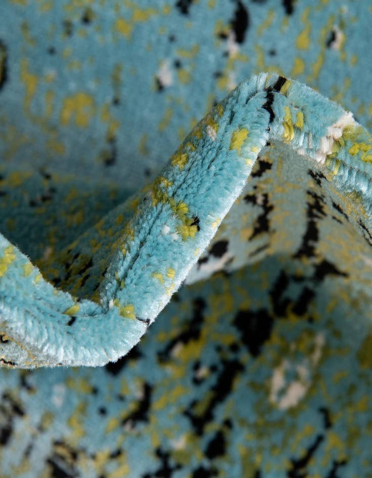 Detail image of 4' x 6' Istanbul Oval Rug