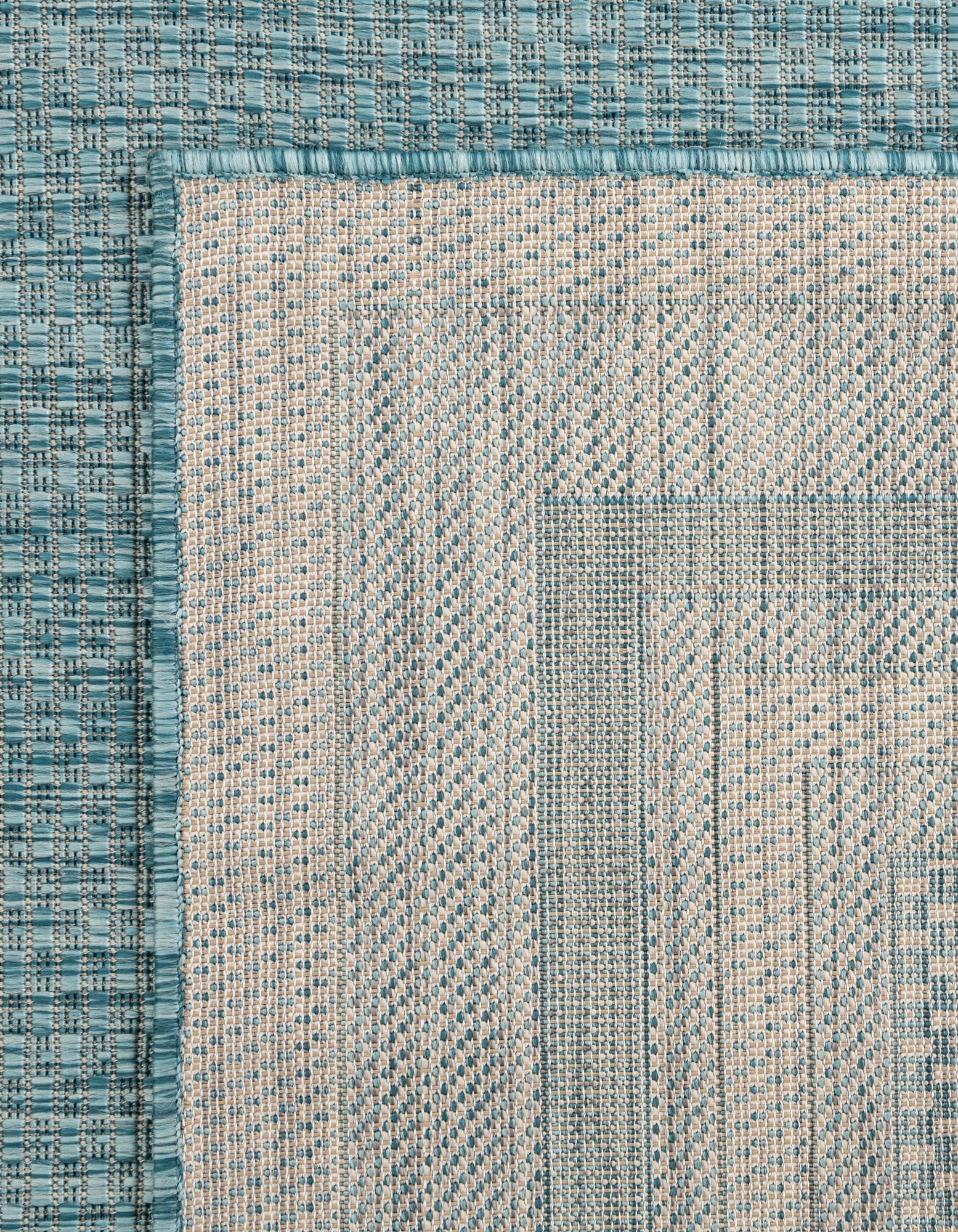 7' 10 x 10' Easy-Clean Border Indoor / Outdoor Oval Rug