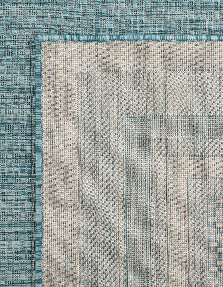 7' 10 x 10' Easy-Clean Border Indoor / Outdoor Oval Rug