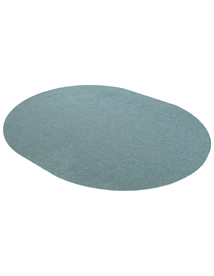 7' 10 x 10' Easy-Clean Solid Indoor / Outdoor Oval Rug