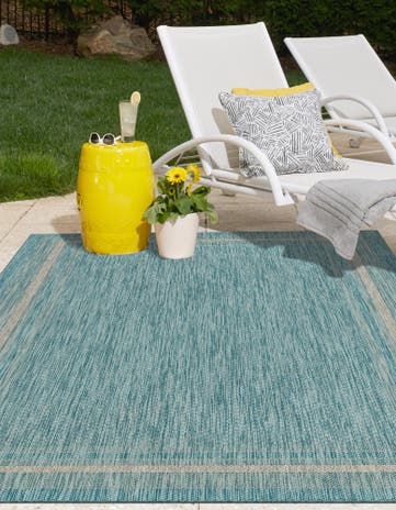 7' 10 x 10' Easy-Clean Border Indoor / Outdoor Rug