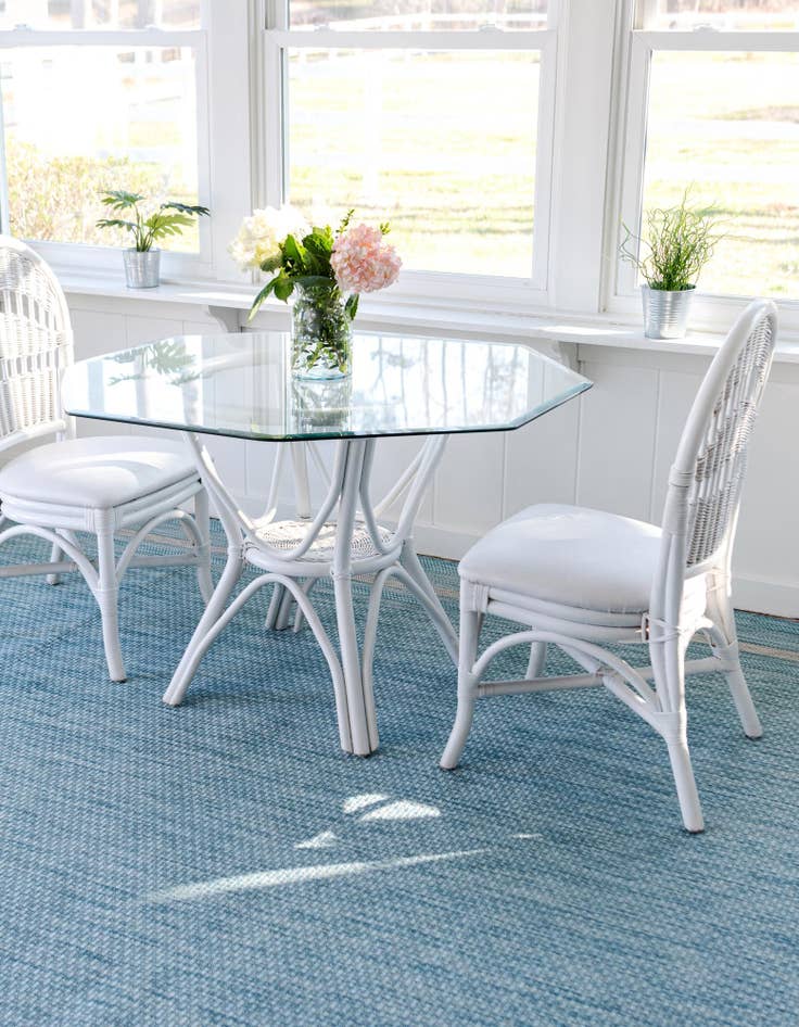 Detail image of 7' x 10' Easy-Clean Border Indoor / Outdoor Rug