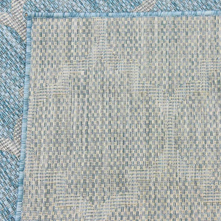 Detail image of 7' 10 x 10' Easy-Clean Lattice Indoor / Outdoor Rug