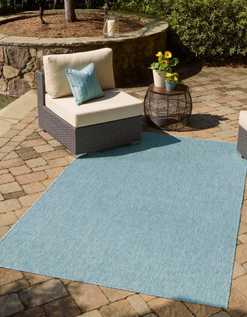 7' 10 x 10' Easy-Clean Solid Indoor / Outdoor Rug