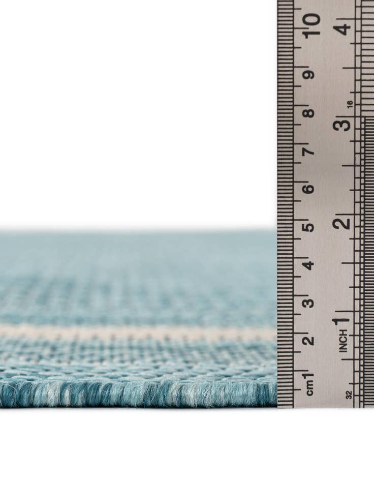 Detail image of 7' 10 x 7' 10 Easy-Clean Border Indoor / Outdoor Round Rug