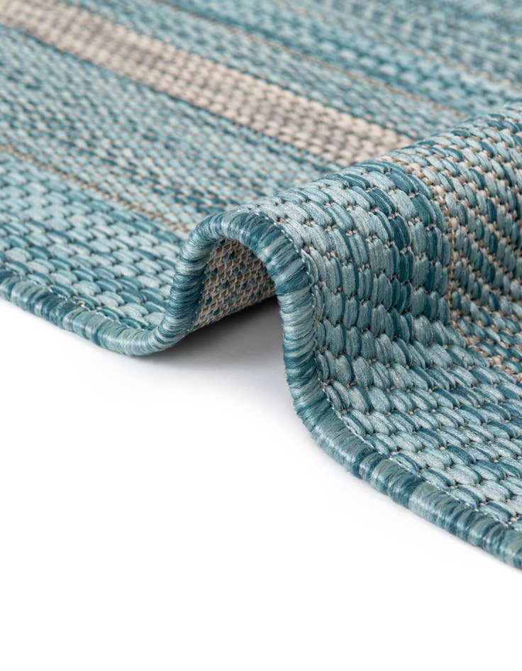 Detail image of 13' x 13' Easy-Clean Border Indoor / Outdoor Round Rug