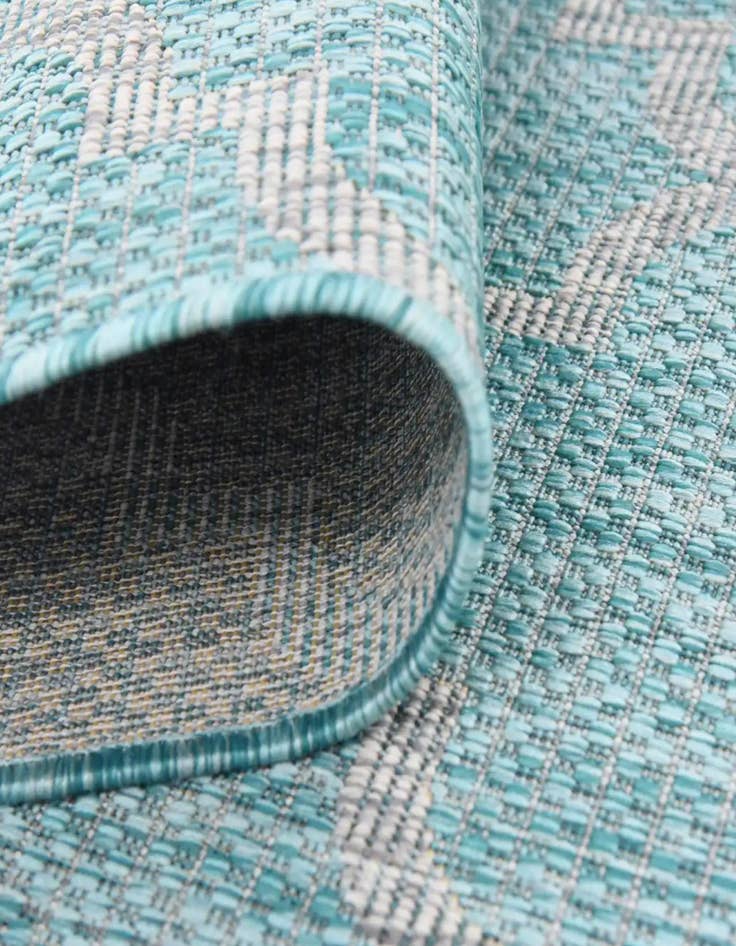 Detail image of 5' 3 x 5' 3 Washable Lattice Indoor / Outdoor Round Rug