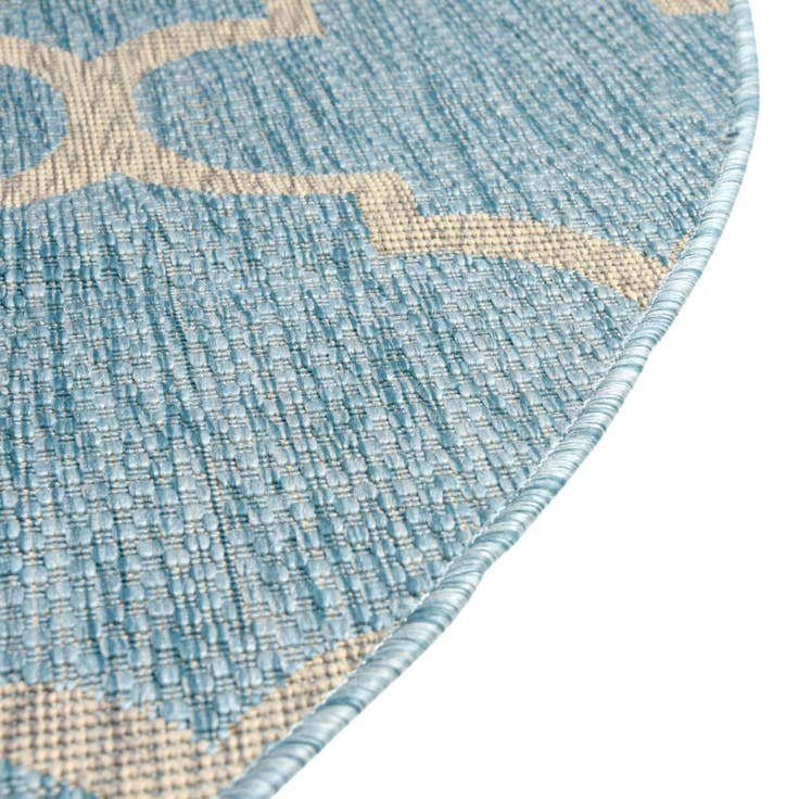 Detail image of 4' x 4' Easy-Clean Lattice Indoor / Outdoor Round Rug