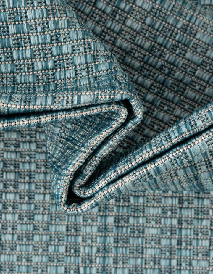 7' 10 x 7' 10 Easy-Clean Border Indoor / Outdoor Square Rug