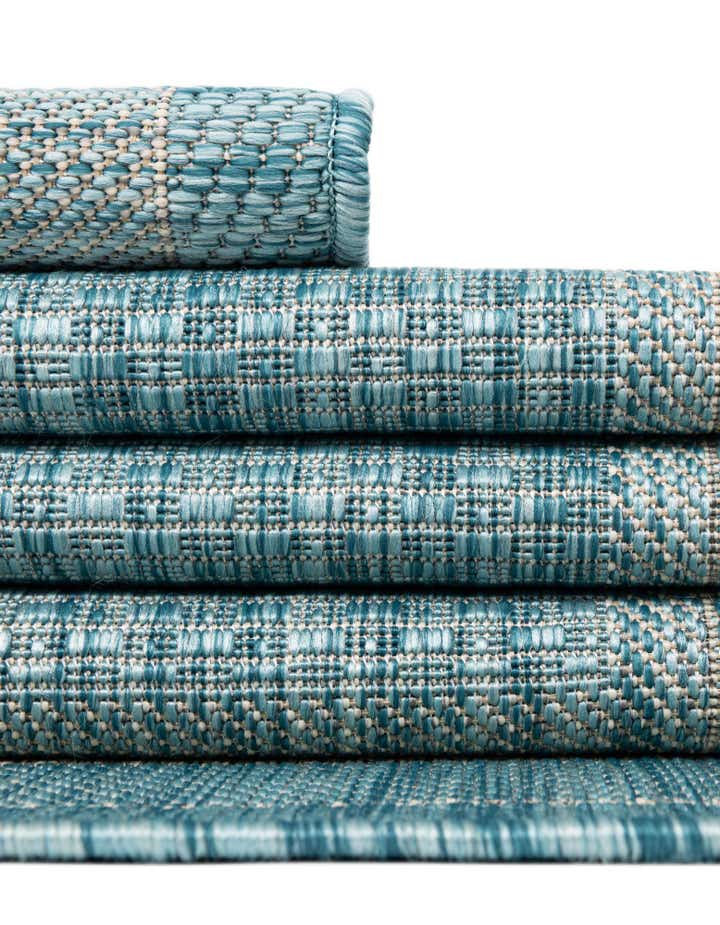 7' 10 x 7' 10 Easy-Clean Border Indoor / Outdoor Square Rug