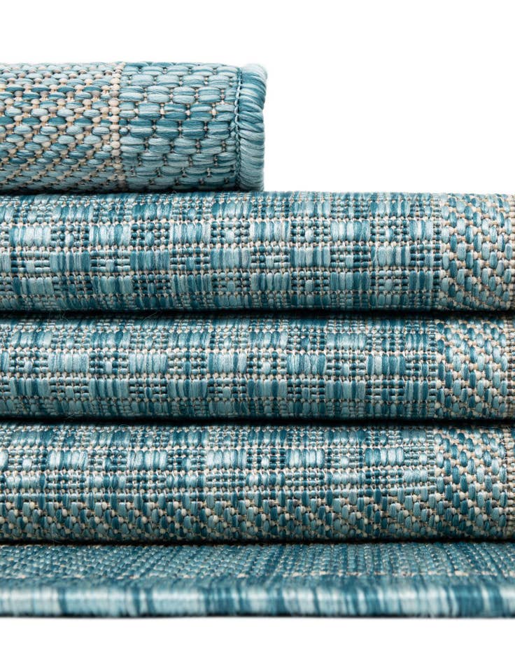 Detail image of 7' 10 x 7' 10 Easy-Clean Border Indoor / Outdoor Square Rug