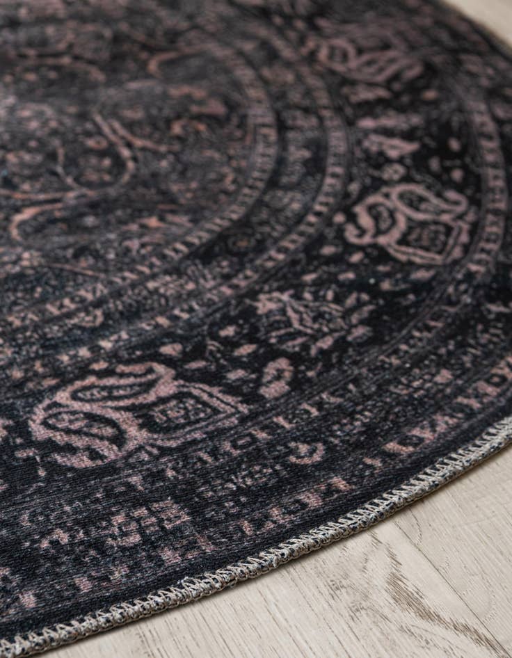 Detail image of 4' x 4' Yara Round Rug