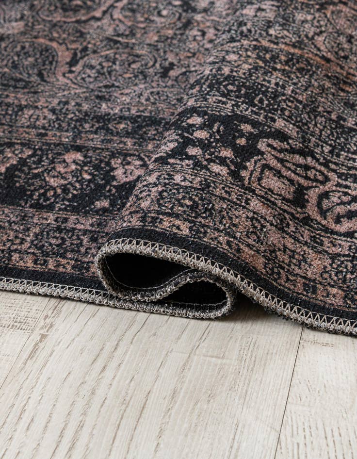 Detail image of 7' 10 x 7' 10 Yara Square Rug