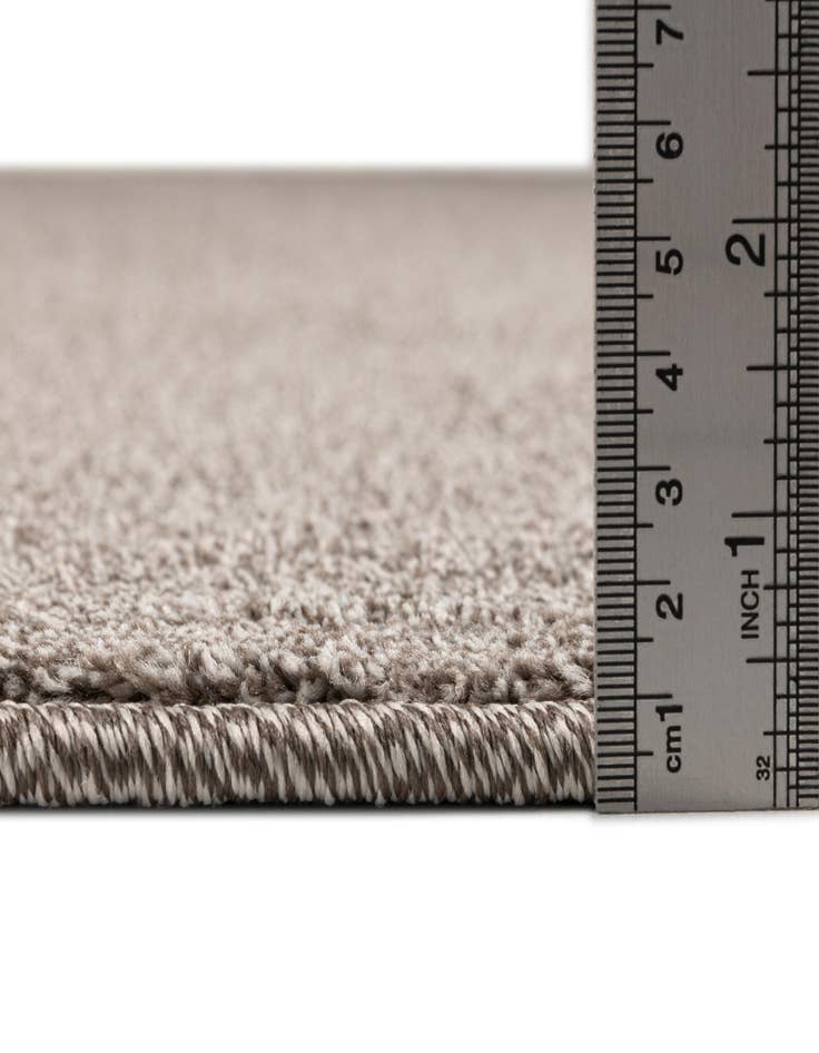 Detail image of 6' x 9' Everyday Solid Rug