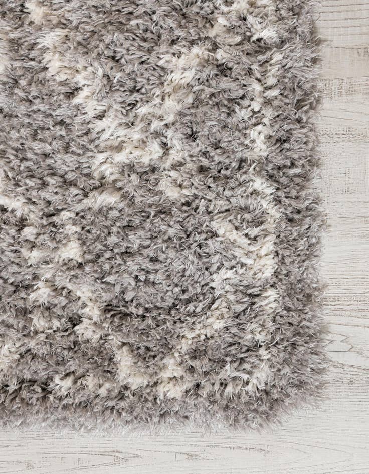 Detail image of 2' 7 x 10' Infinity Shag Runner Rug