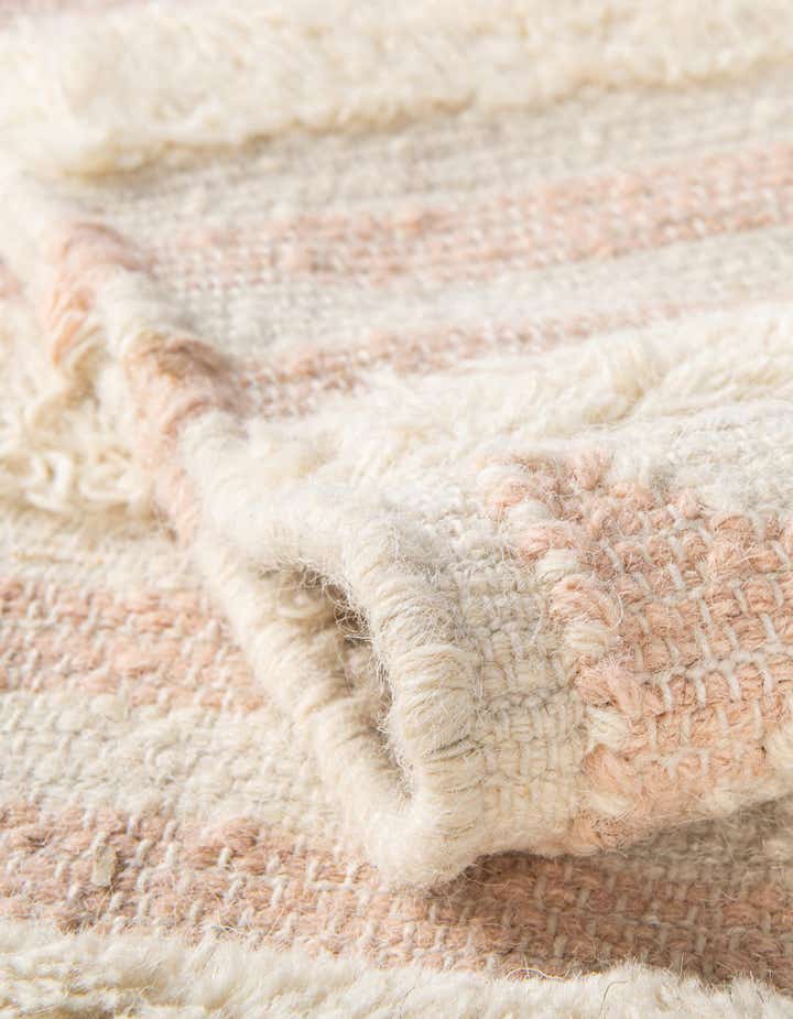 5' 1 x 8' Hand Woven Arizona Wool Rug