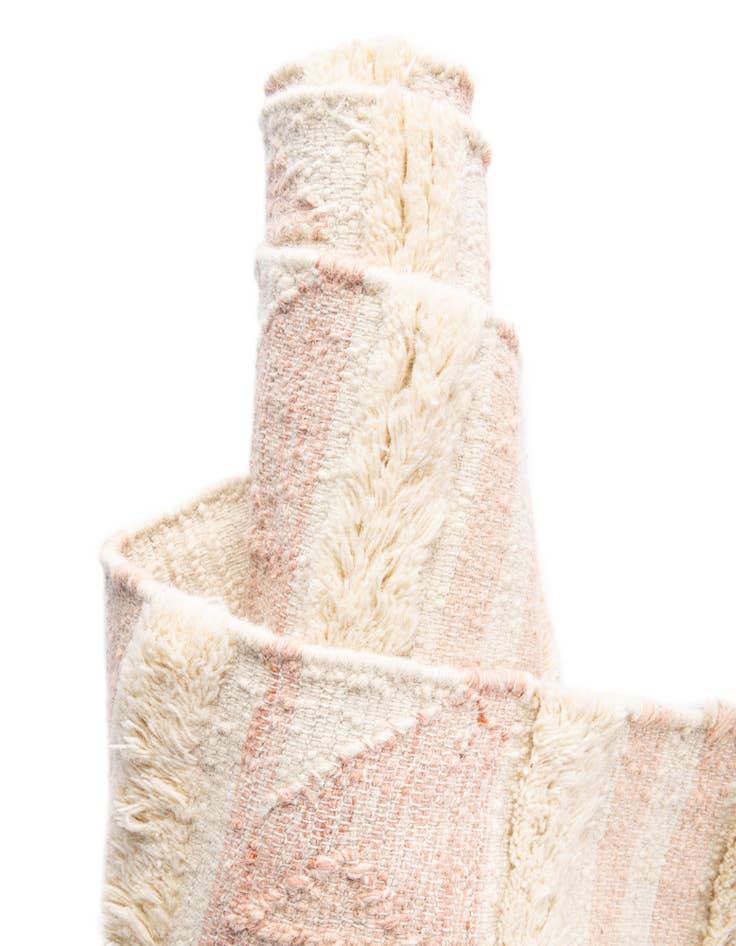 Detail image of 5' 1 x 8' Hand Woven Arizona Wool Rug
