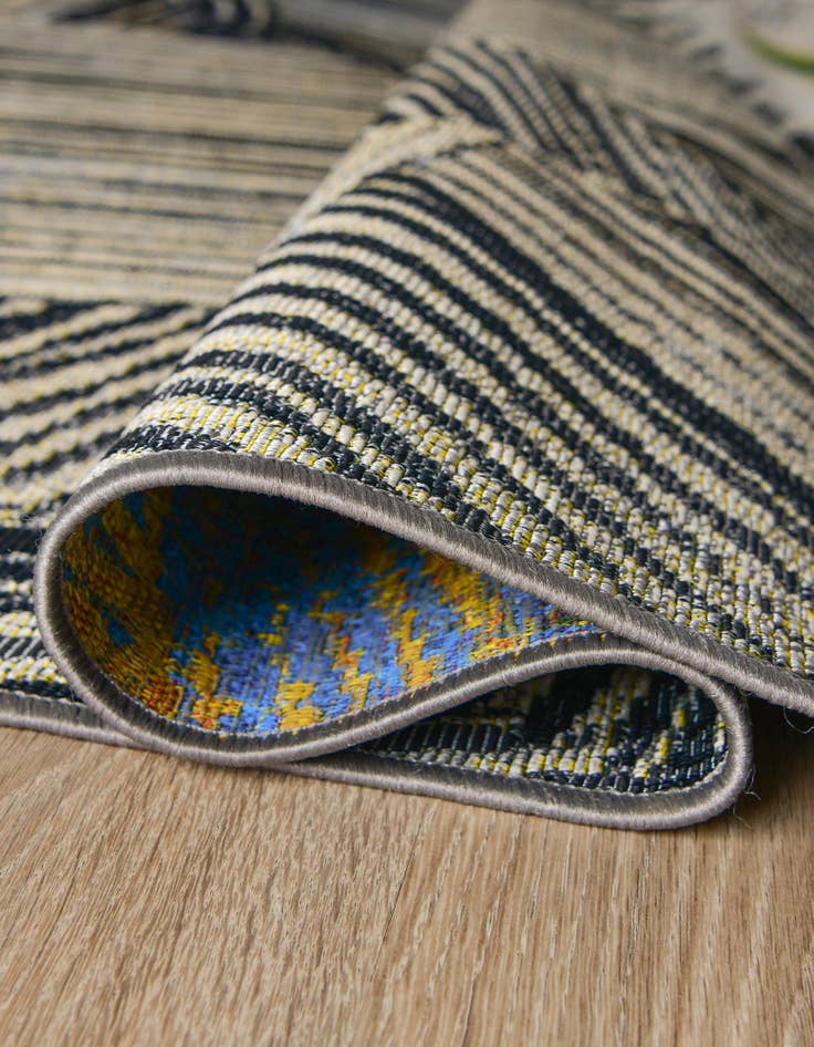 Detail image of 6' x 9' Easy-Clean Botanical Indoor / Outdoor Rug