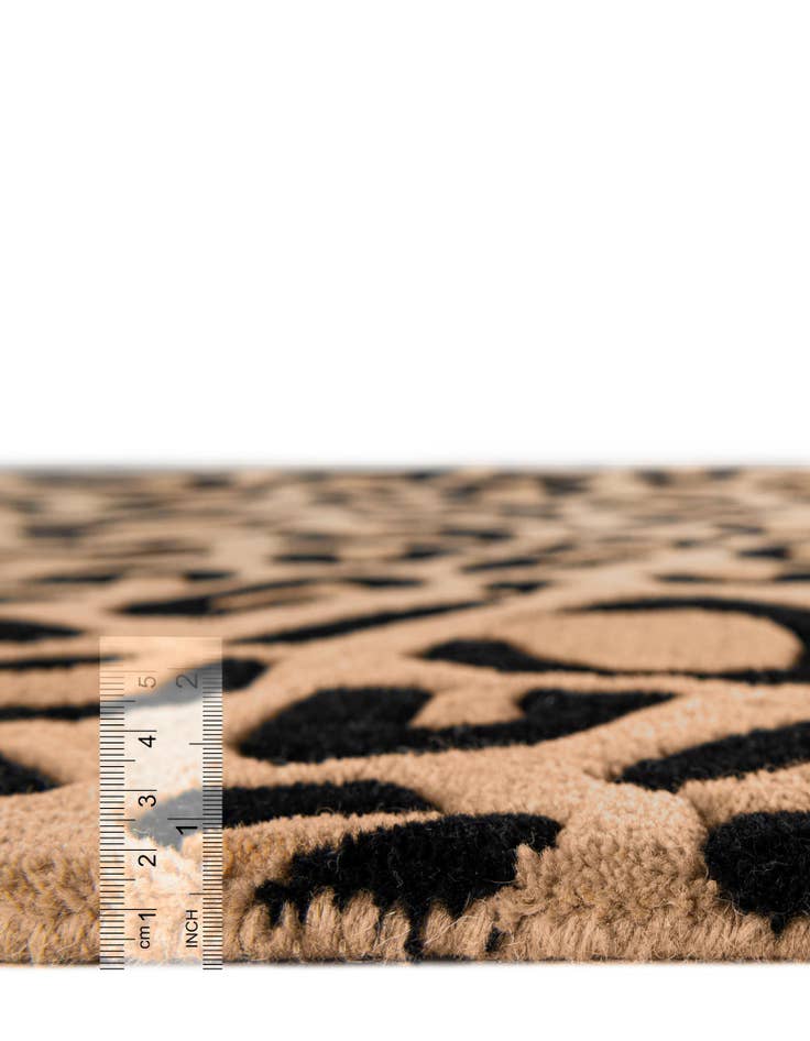 Detail image of 5' 1 x 8' Hand Tufted Safari Wool Rug