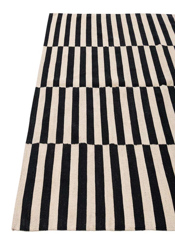 5' 8 x 7' 10 Hand Woven Kilim Wool Rug
