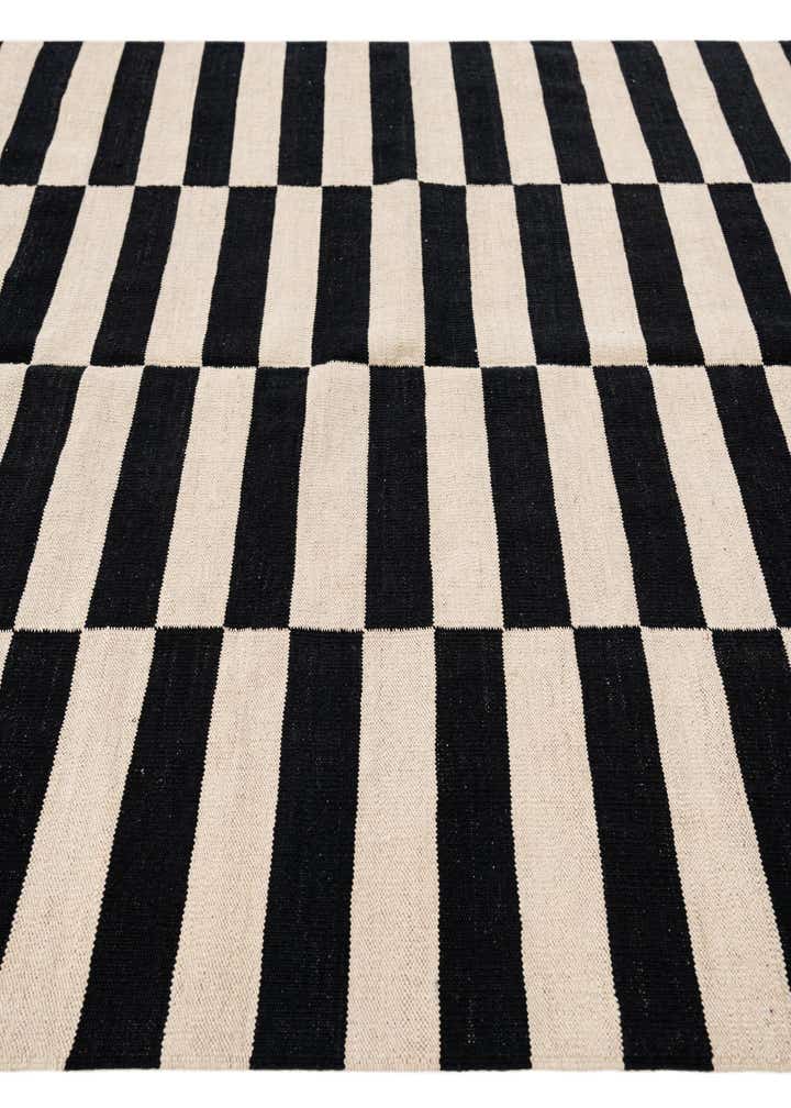 5' 8 x 7' 10 Hand Woven Kilim Wool Rug