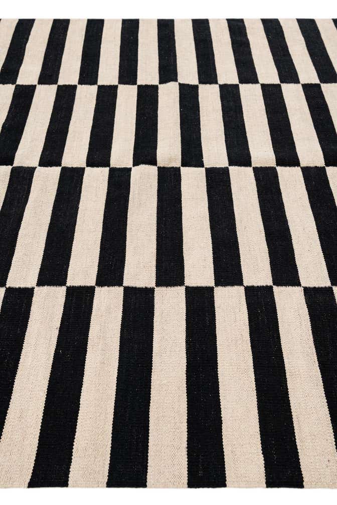 5' 8 x 7' 10 Hand Woven Kilim Wool Rug