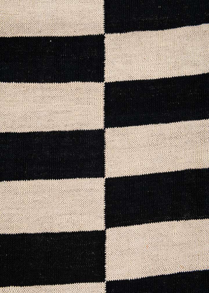 5' 8 x 7' 10 Hand Woven Kilim Wool Rug