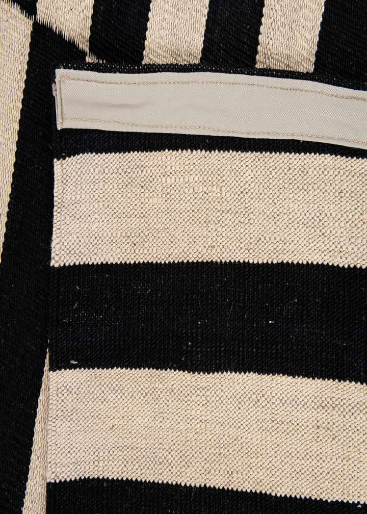 5' 8 x 7' 10 Hand Woven Kilim Wool Rug