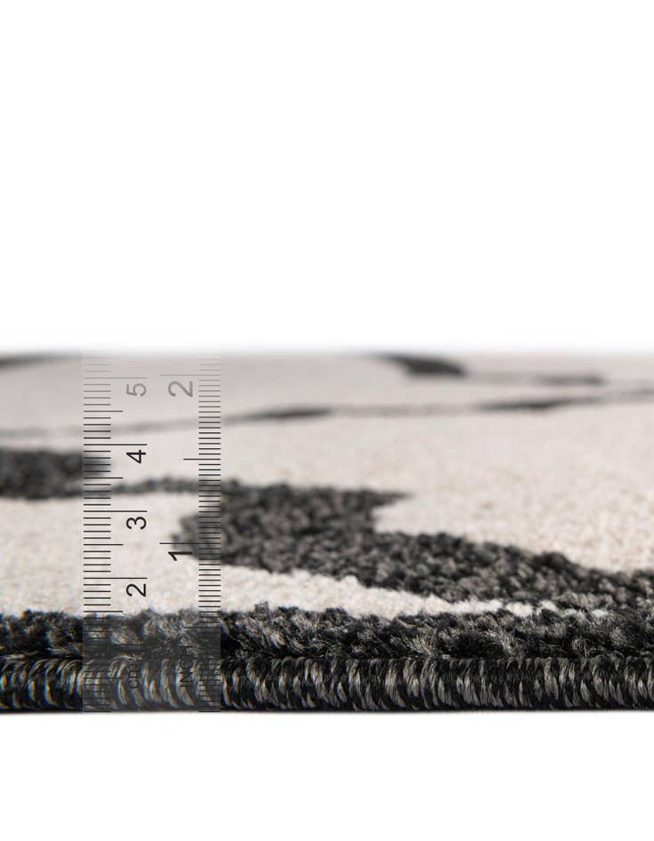 Detail image of 5' x 8' Lattice Rug